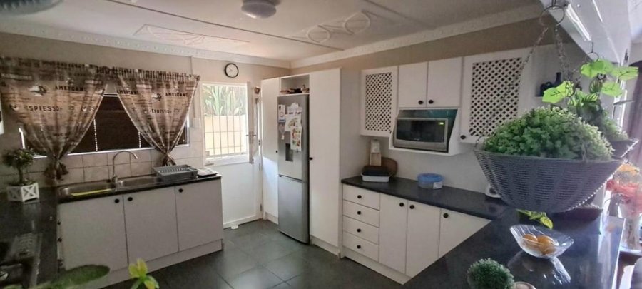 5 Bedroom Property for Sale in Retief Eastern Cape
